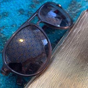 Tory Burch aviator sunglasses, logo print lens